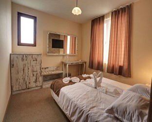 Apartment 1 Bedroom 2+2