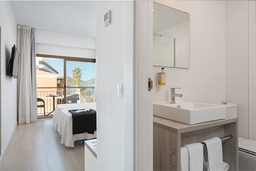 Double Partial Sea View