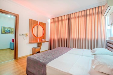 Suite Room