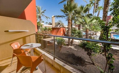 Standard double room with side sea view