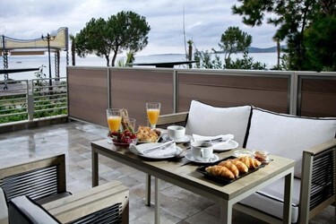 Studio Side Sea View