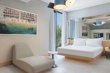 King Deluxe Room with Terrace & Partial Sea View