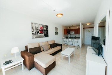 2 superior bedroom apartments