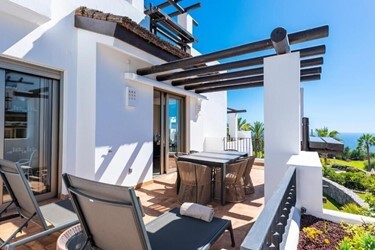 3 Bedroom Suite Partial Sea View 
