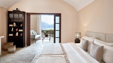 Bungalow Family Paradiso Front Row with Sea Side