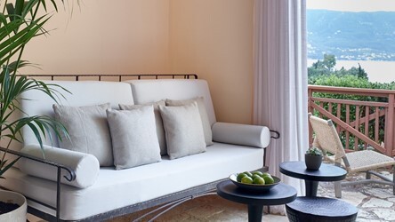 Bungalow Family Paradiso Front Row with Sea Side