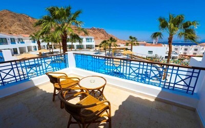 Deluxe Sea & Pool View Room 