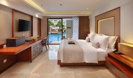 Deluxe Double Room with Lagoon Access
