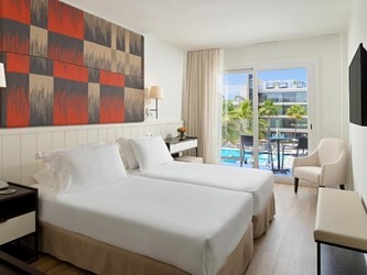 Twin / Double Room Pool View