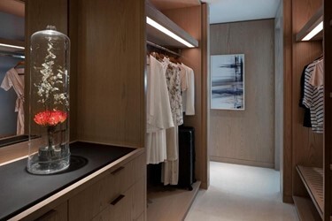 Four Seasons Executive Suite