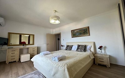  Penthouse Suite