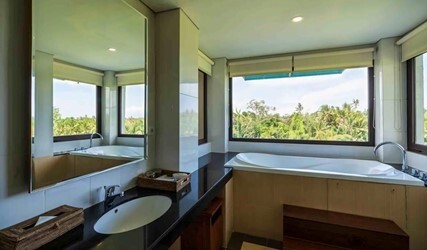 One-Bedroom Suite with Balcony