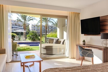 Junior Suite Swim Up
