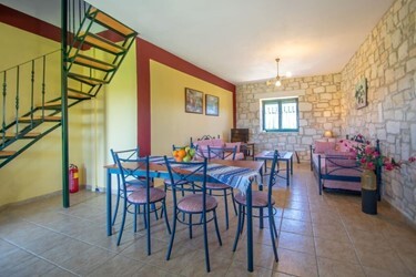 Apartment 2 Bedroom with Garden View