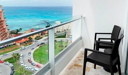 Deluxe Partial Ocean View