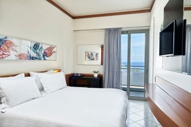 Double Room Superior WB with Side Sea View