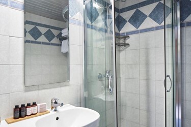Double Room Superior WB with Side Sea View