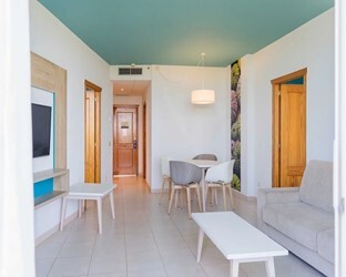 Suite Balcony or Terrace, Golf View