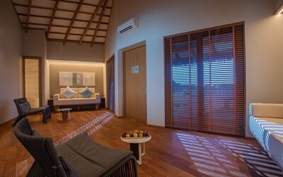 Water Suite with Pool