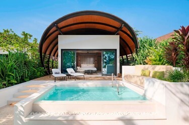 Family Beach Villa Pool