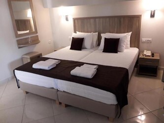 Apartment 3 Bedroom Sea View