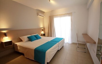 Superior Twin Room Inland View