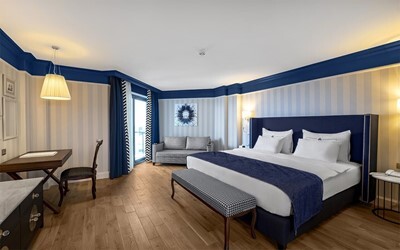 Deluxe Room Land View