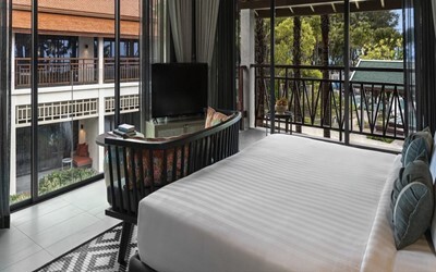 Deluxe Pool Access Room