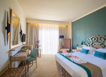 Deluxe Twin Room Inland View