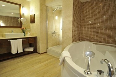 2 Bedrooms Villa