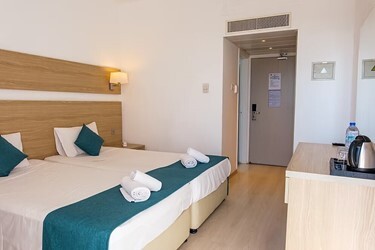 Superior Twin Room Side Sea View