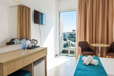 Superior Twin Room Side Sea View