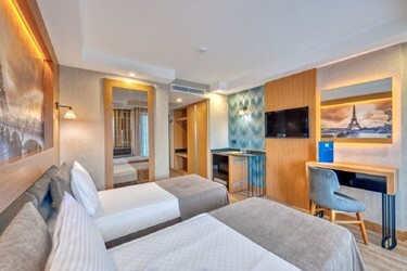 Family Room Land View
