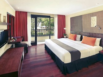 Deluxe King Bed