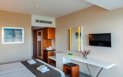 Superior Twin Room Inland View