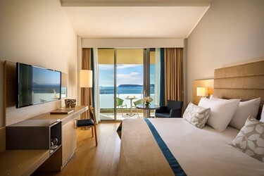 Superior Twin/Double Room with Balcony/Terrace Sea Side View