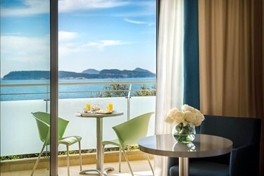 Superior Twin/Double Room with Balcony/Terrace Sea Side View