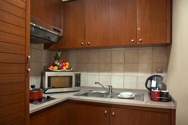 City view studio with kitchenette – twin beds