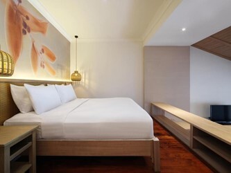Sea View Hillside Pool Suite