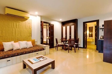 1 Bedroom Jacuzzi Suite