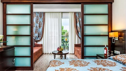 Family Room with Garden View
