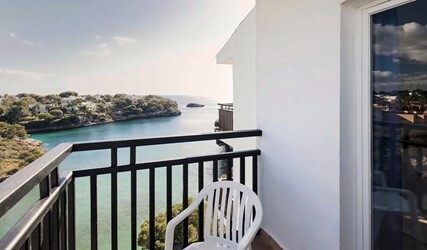 Double or Twin Room with Sea View