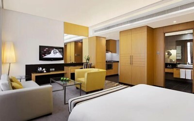 Sea view studio - king bed