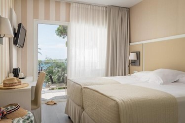 DBL Pool View Sea View