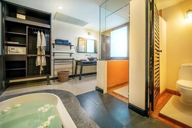 Silver Suite
