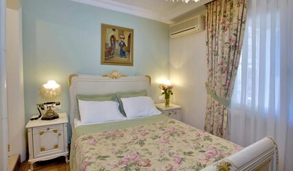 Connecting Exclusive Suite