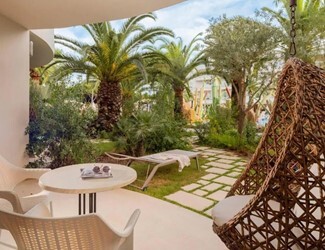 Balcony or Terrace Family Garden access