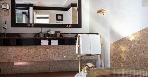 Beit Al Bahar 1 B/R Royal Villa