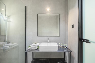 Suite 1 Bedroom