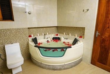 Aqua Romance Room
